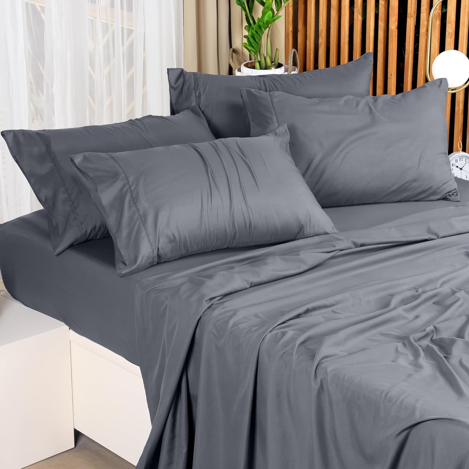 Queen Sheet Set – 4 Piece Bed Sheets for Queen Size Bed, Soft and Breathable Microfiber, Includes 1 Fitted Sheet, 1 Flat Sheet and 2 Pillowcases (Grey)